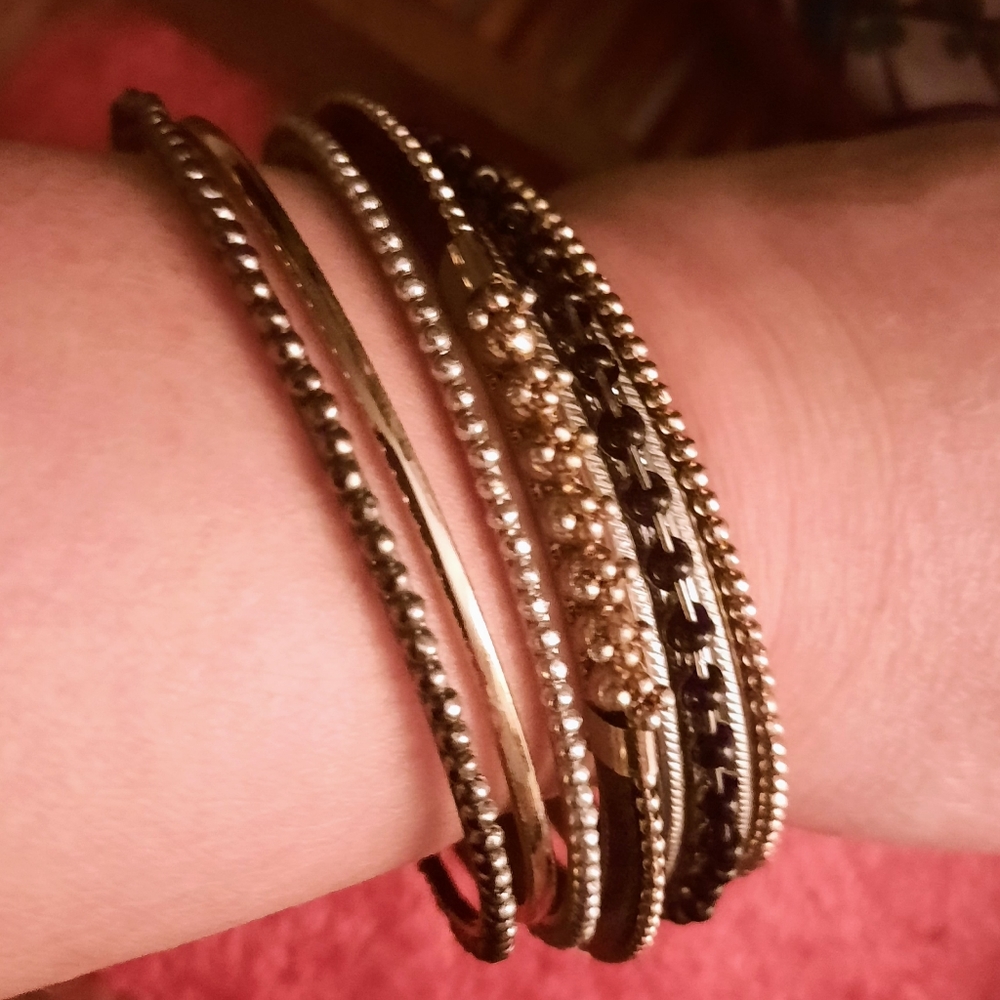🎁  Bangle Bracelet Set